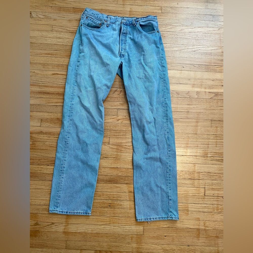 Vintage Levi’s 501 Men 36 x 34 Light Wash USA Made Straight Leg